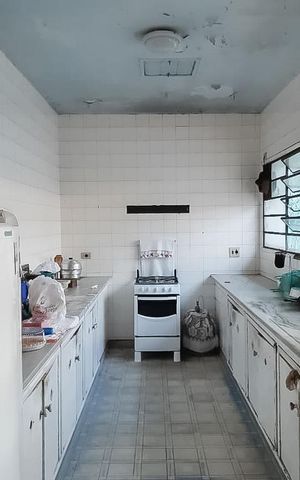 Casa à venda com 726m², 3 quartos e 2 vagas