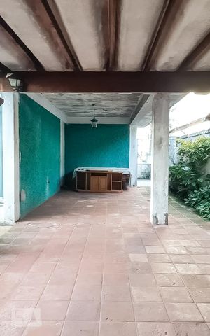 Casa à venda com 726m², 3 quartos e 2 vagas