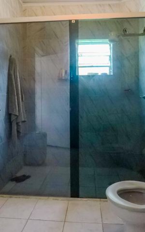 Casa à venda com 492m², 2 quartos e 2 vagasBanheiro