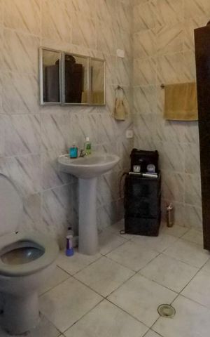 Casa à venda com 492m², 2 quartos e 2 vagasBanheiro