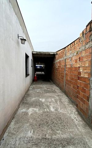 Casa à venda com 120m², 4 quartos e 4 vagasPátio