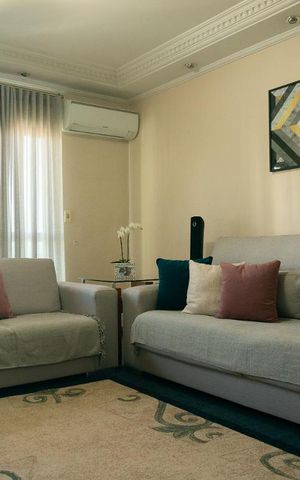 Apartamento à venda com 130m², 3 quartos e 2 vagas Apartamento à venda com 130m², 3 quartos e 2 vagasSala