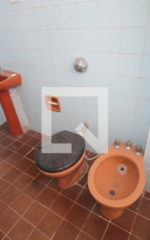 Apartamento para alugar com 100m², 2 quartos e sem vagaBanheiro