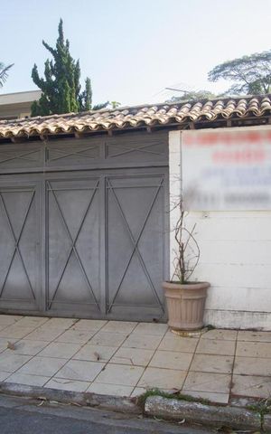 Casa de condomínio para alugar com 490m², 3 quartos e 4 vagasFachada