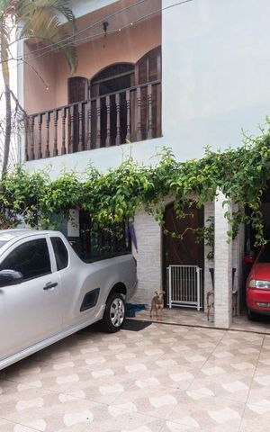 Casa à venda com 150m², 3 quartos e 4 vagas Casa à venda com 150m², 3 quartos e 4 vagasGaragem