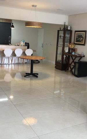 Apartamento à venda com 180m², 3 quartos e 2 vagas Apartamento à venda com 180m², 3 quartos e 2 vagasSala