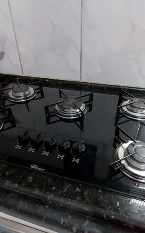 Casa à venda com 385m², 4 quartos e 2 vagasCozinha - cooktop