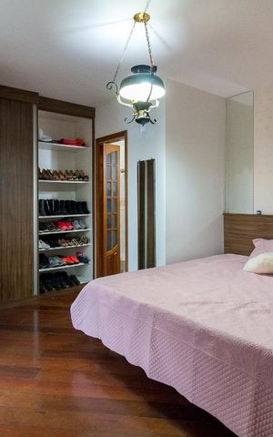 Casa à venda com 385m², 4 quartos e 2 vagasQuarto 1 suíte