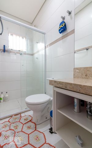 Casa à venda com 385m², 4 quartos e 2 vagasBanheiro quarto 3 suíte