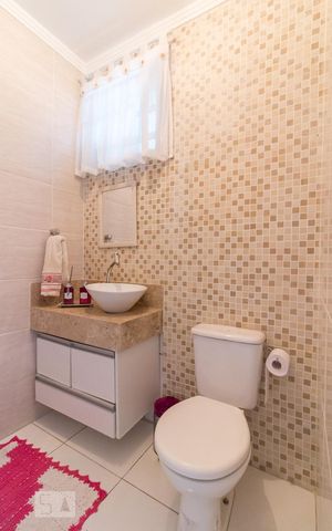Casa à venda com 385m², 4 quartos e 2 vagasBanheiro de serviço