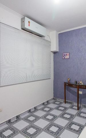 Casa à venda com 385m², 4 quartos e 2 vagasQuarto de serviço