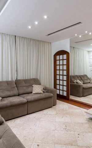 Casa à venda com 385m², 4 quartos e 2 vagasSala
