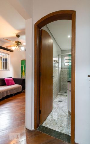 Casa à venda com 385m², 4 quartos e 2 vagasQuarto 4 suíte