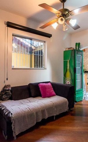 Casa à venda com 385m², 4 quartos e 2 vagasQuarto 4 suíte