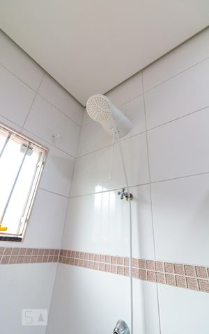 Casa à venda com 385m², 4 quartos e 2 vagasBanheiro quarto 3 suíte - chuveiro