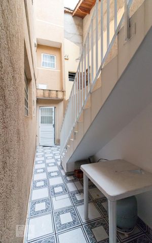 Casa à venda com 385m², 4 quartos e 2 vagasCorredor lateral externo