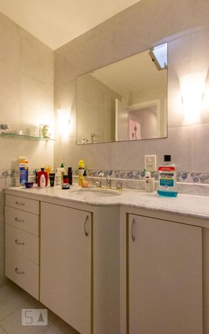 Apartamento à venda com 79m², 1 quarto e sem vaga Apartamento à venda com 79m², 1 quarto e sem vagaBanheiro