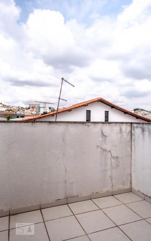Casa à venda com 120m², 3 quartos e 4 vagas Casa à venda com 120m², 3 quartos e 4 vagasVaranda do Quarto 3