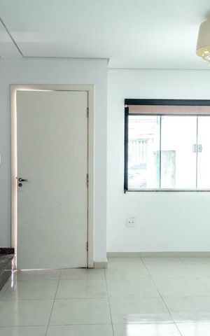 Casa à venda com 120m², 3 quartos e 4 vagas Casa à venda com 120m², 3 quartos e 4 vagasSala