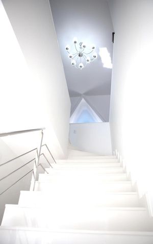 Casa de condomínio à venda com 243m², 4 quartos e 2 vagas