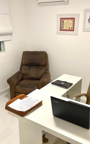 Casa de condomínio à venda com 243m², 4 quartos e 2 vagas