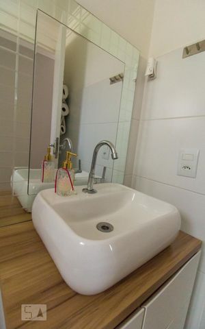 Apartamento à venda com 45m², 2 quartos e 1 vaga Apartamento à venda com 45m², 2 quartos e 1 vagaBanheiro
