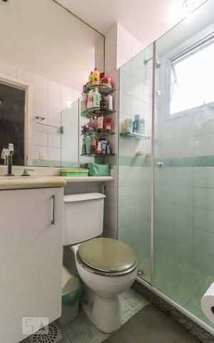 Apartamento à venda com 83m², 2 quartos e 1 vaga Apartamento à venda com 83m², 2 quartos e 1 vagaBanheiro da Suíte