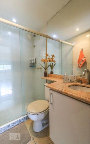 Apartamento à venda com 83m², 2 quartos e 1 vaga Apartamento à venda com 83m², 2 quartos e 1 vagaBanheiro Social