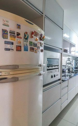 Apartamento à venda com 83m², 2 quartos e 1 vaga Apartamento à venda com 83m², 2 quartos e 1 vagaCozinha e Área de Serviço
