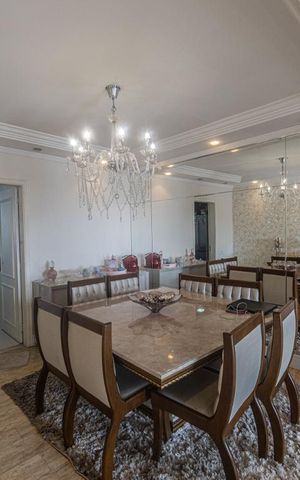 Apartamento à venda com 188m², 3 quartos e 4 vagas Apartamento à venda com 188m², 3 quartos e 4 vagasSala