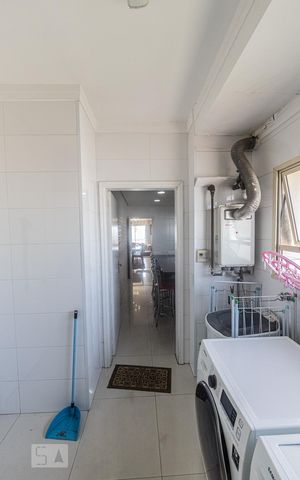 Apartamento à venda com 188m², 3 quartos e 4 vagas Apartamento à venda com 188m², 3 quartos e 4 vagasÁrea de Serviço