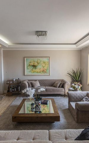 Apartamento à venda com 188m², 3 quartos e 4 vagas Apartamento à venda com 188m², 3 quartos e 4 vagasSala