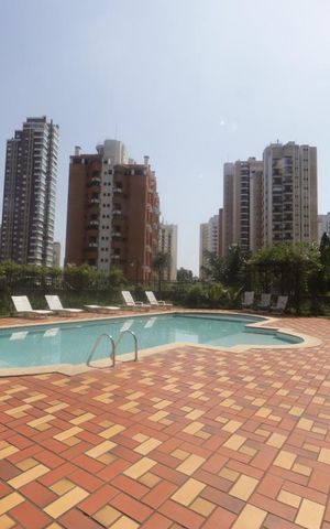 Apartamento à venda com 188m², 3 quartos e 4 vagasÁrea comum - Piscina 2