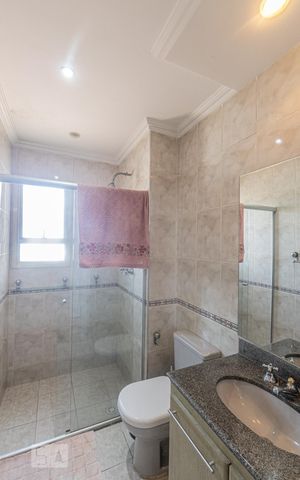 Apartamento à venda com 188m², 3 quartos e 4 vagas Apartamento à venda com 188m², 3 quartos e 4 vagasBanheiro Vista Quarto 3 (Suite)