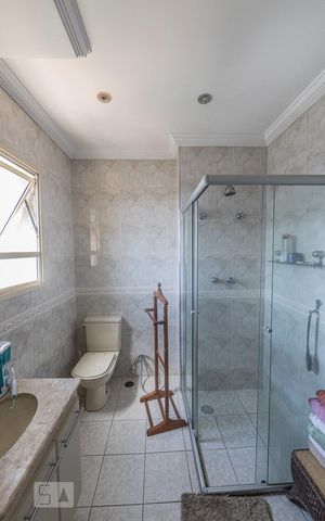 Apartamento à venda com 188m², 3 quartos e 4 vagas Apartamento à venda com 188m², 3 quartos e 4 vagasBanheiro Vista Quarto 2 (Suite)