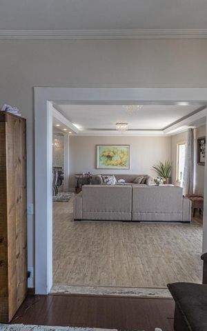 Apartamento à venda com 188m², 3 quartos e 4 vagas Apartamento à venda com 188m², 3 quartos e 4 vagasSala de TV