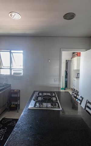Apartamento à venda com 188m², 3 quartos e 4 vagas Apartamento à venda com 188m², 3 quartos e 4 vagasCozinha