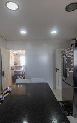 Apartamento à venda com 188m², 3 quartos e 4 vagas Apartamento à venda com 188m², 3 quartos e 4 vagasCozinha