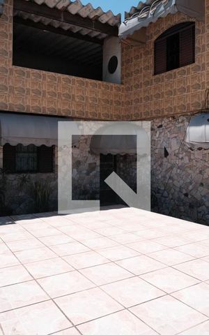 Casa à venda com 180m², 3 quartos e 6 vagasSacada