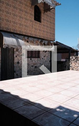 Casa à venda com 180m², 3 quartos e 6 vagasSacada