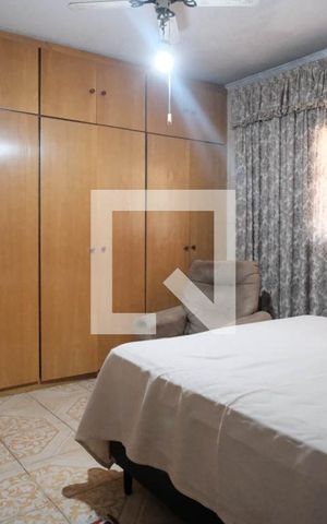 Casa à venda com 180m², 3 quartos e 6 vagassuíte