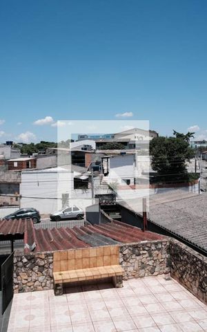 Casa à venda com 180m², 3 quartos e 6 vagasÁrea de Serviço vista