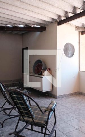 Casa à venda com 180m², 3 quartos e 6 vagasÁrea de Serviço