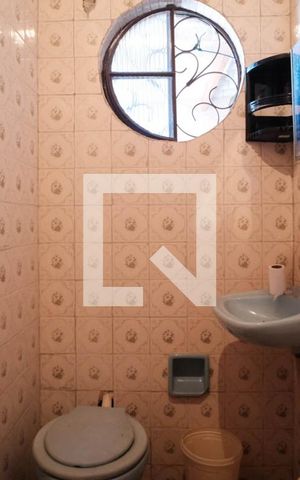 Casa à venda com 180m², 3 quartos e 6 vagasBanheiro Social 2