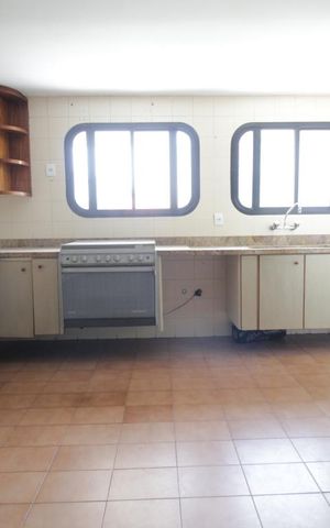 Apartamento para alugar com 380m², 3 quartos e 2 vagasCozinha