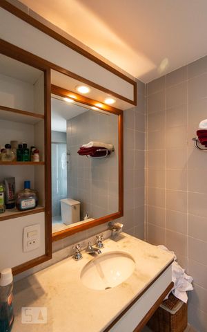 Apartamento à venda com 65m², 1 quarto e 1 vagaBanheiro