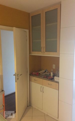 Apartamento para alugar com 125m², 3 quartos e 2 vagas Apartamento para alugar com 125m², 3 quartos e 2 vagasCozinha