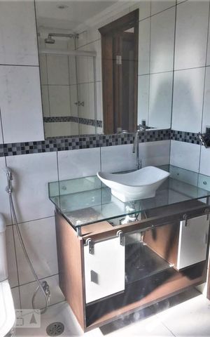 Apartamento à venda com 61m², 3 quartos e 1 vaga Apartamento à venda com 61m², 3 quartos e 1 vagaBanheiro