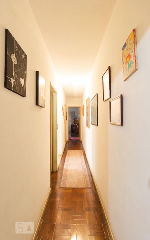 Casa à venda com 125m², 3 quartos e 2 vagasCorredor