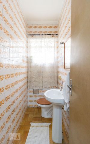 Casa à venda com 125m², 3 quartos e 2 vagasBanheiro